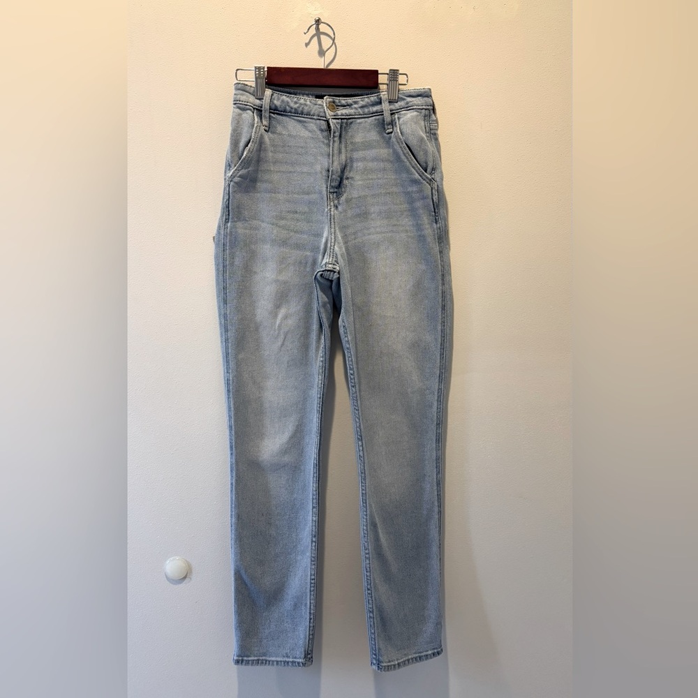 HOLLISTER Ultra High-Rise Mom Jean. Hollister Vintage Stretch